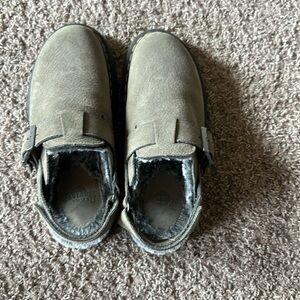 JORGE II FAUX
FUR LINED
NUBUCK
SLINGBACK
MULES